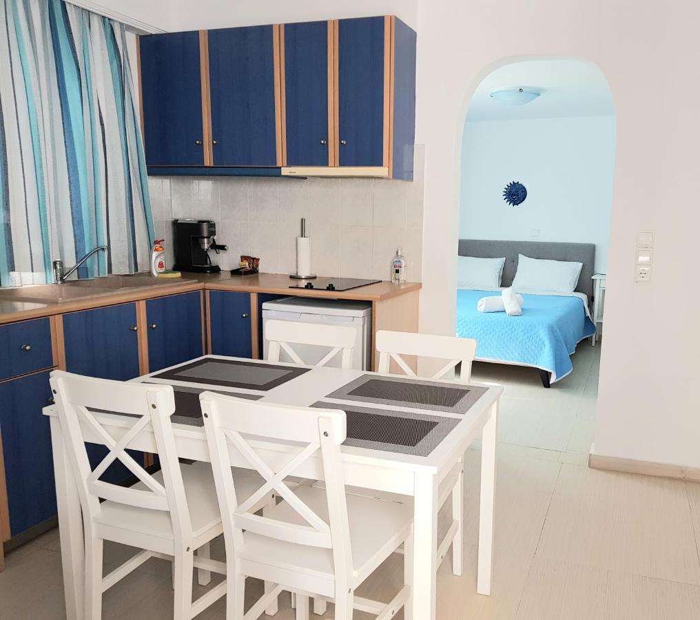 White & Blue Apartment Perivolos  Ngoại thất bức ảnh