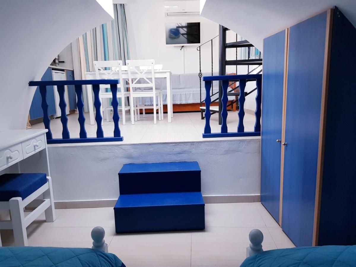White & Blue Apartment Perivolos  Ngoại thất bức ảnh