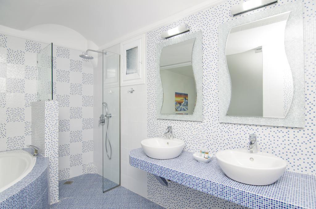 White & Blue Apartment Perivolos  Phòng bức ảnh