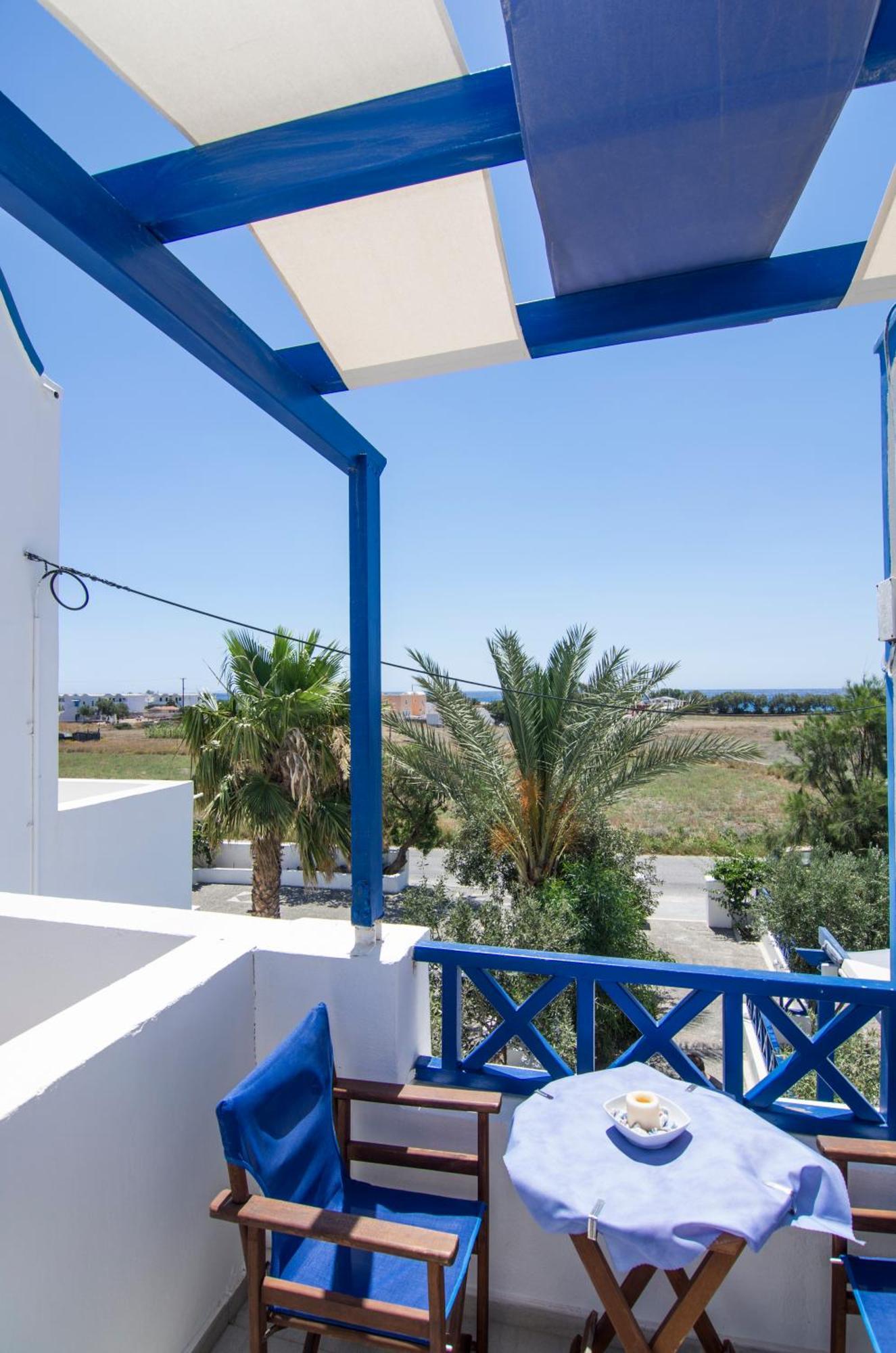 White & Blue Apartment Perivolos  Phòng bức ảnh